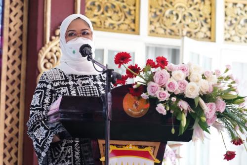 feby-deru--istri-kepala-daerah-garda-terdepan-dukung-program-pemerintah---