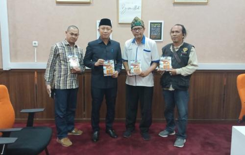 adrianus-amri-dukung-penuh-tim-penulis-kamus-lengkap-bahasa-palembang