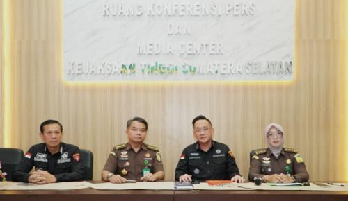 vanny--dua-tersangka-ott-pagar-gunung-diserahkan-ke-kejari-lahat