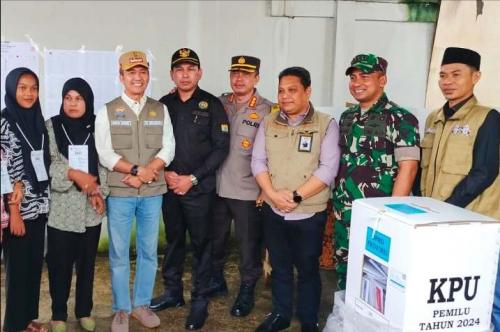 didampingi-ketua-dprd-palembang-pj-walikota-h-rd-tinjau-psl-di-3-kecamatan-