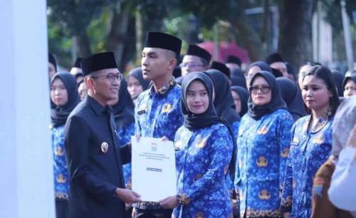 ratu-dewa-lantik-1484-pppk-dan-3-cpns-