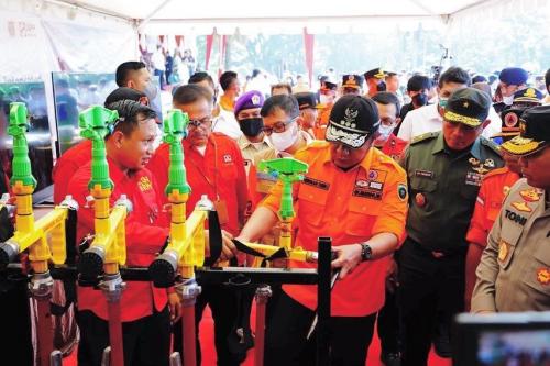 herman-deru-kerahkan-semua-kekuatan-dan-peralatan-cegah-karhutla-di-sumsel