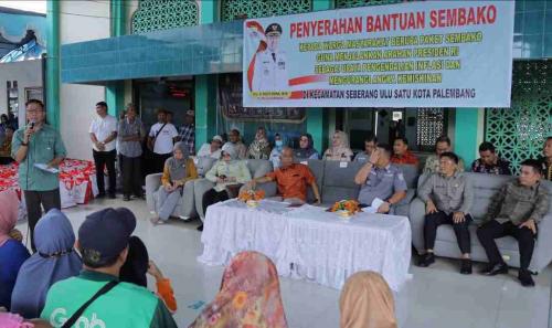 ratu-dewa-bagikan-353-paket-sembako