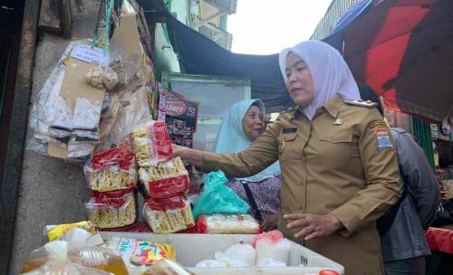 bpom-temukan-bumbu-kemasan-kadaluwarsa-di-pasar-26-ilir