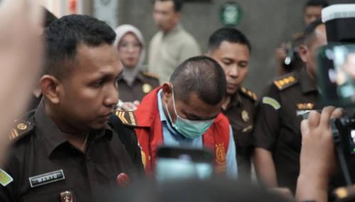 kejati-tetapkan-3-tersangka-dugaan-korupsi-distribusi-semen-pt-kmm