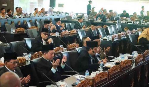 dprd-palembang-sampaikan-laporan-reses