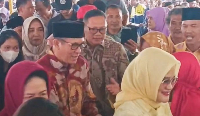 disambut-antusias-warga-prabumulih-heri-amalindo-berikan-bukti-bukan-janji