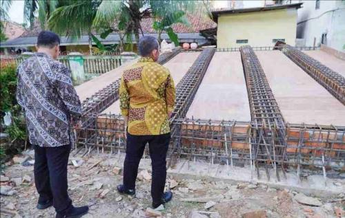 pj-sekda-sidak-bangunan-jembatan-tak-berizin-di-angkatan-45-palembang